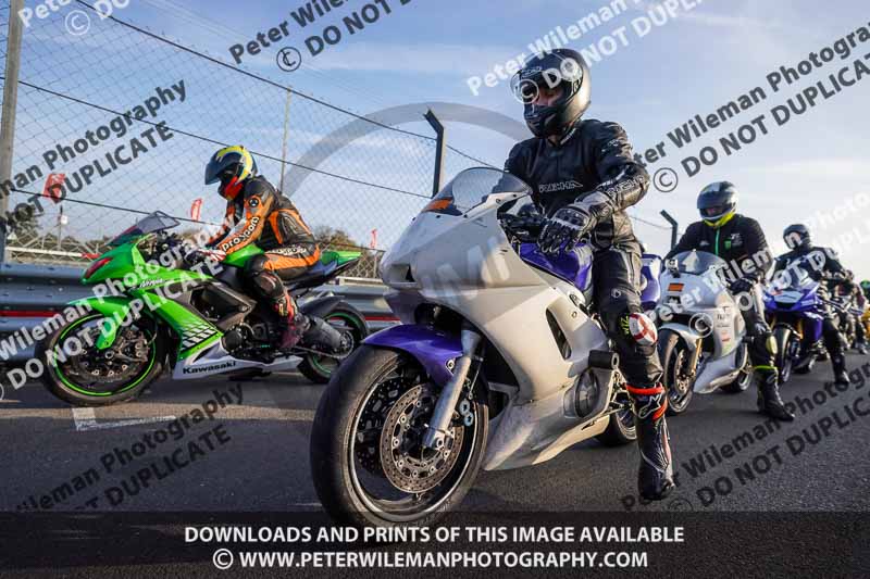 donington no limits trackday;donington park photographs;donington trackday photographs;no limits trackdays;peter wileman photography;trackday digital images;trackday photos